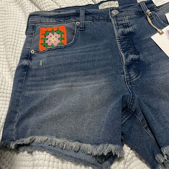 NWT- Jessica Simpson- 16W & 20W. Infinite High Waist Cut Off Short - Picture 4 of 8